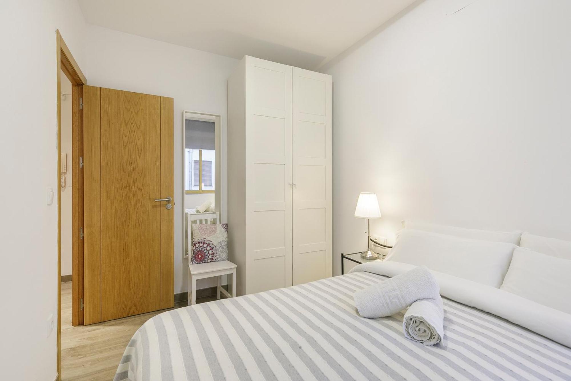 Apartamento céntrico y tranquilo y parking incluido Granada Exterior foto